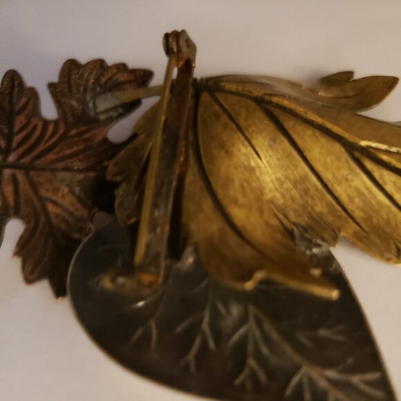 Vintage 3-Leaf Brooch Pin Maple Leaf Mixed Metal Matte 3D Autumn Fall Jewelry - Picture 8 of 9
